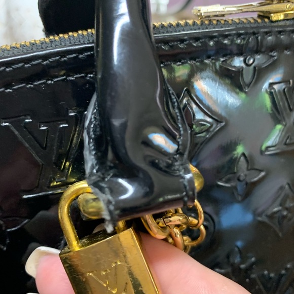 Louis Vuitton Handbag - Picture 4 of 13